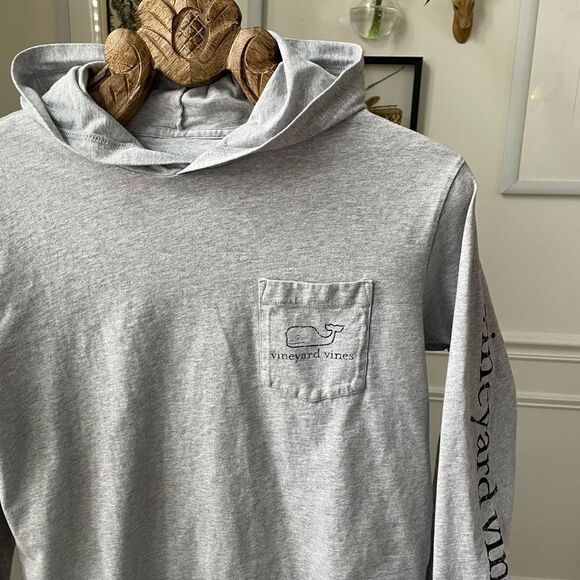 Vineyard Vines Grey Pullover Pocket Hoodie Whale Tshirt Weight S - Picture 2 of 7